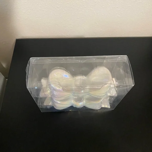 Target Bullseye Ceramic Iridescent Taper Bow-Shaped Candle Holders Set of 2 New - Picture 10 of 10